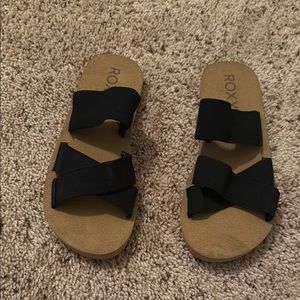 Roxy Black and Tan Sandals